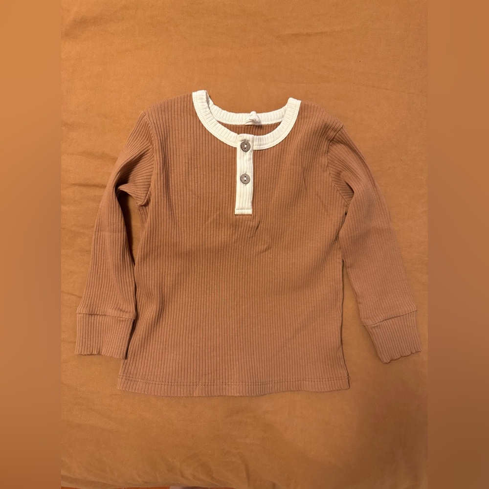 Quincy Mae organic cotton rib henley 2-3T. NWOT.